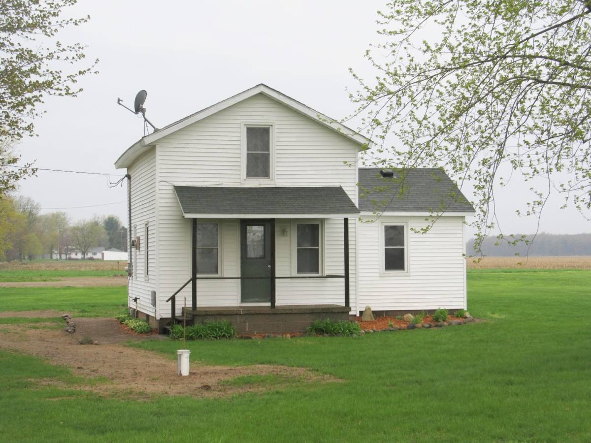 House for rent at 50980 Silver St, Vicksburg, MI 49097