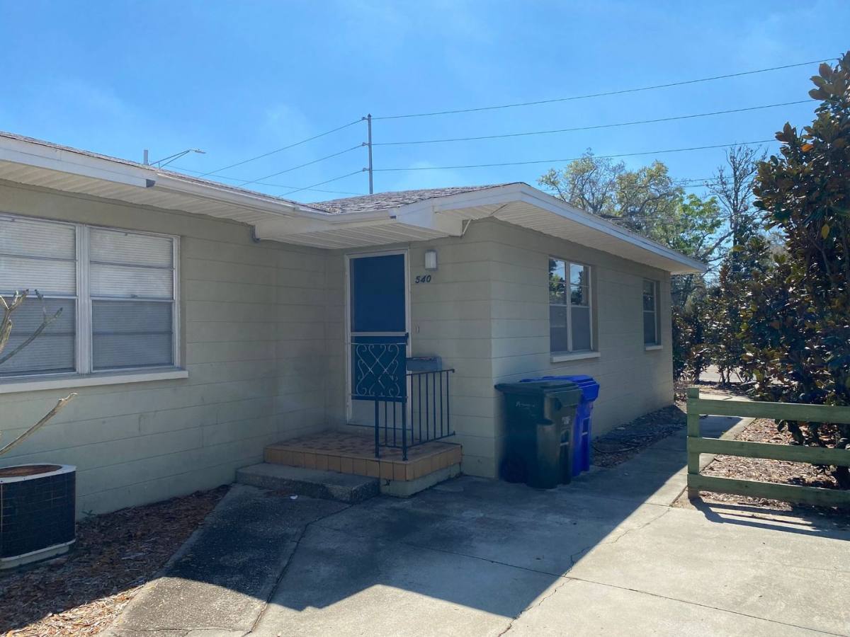 Townhouse for rent at 540 W Windsor St, Lakeland, FL 33803