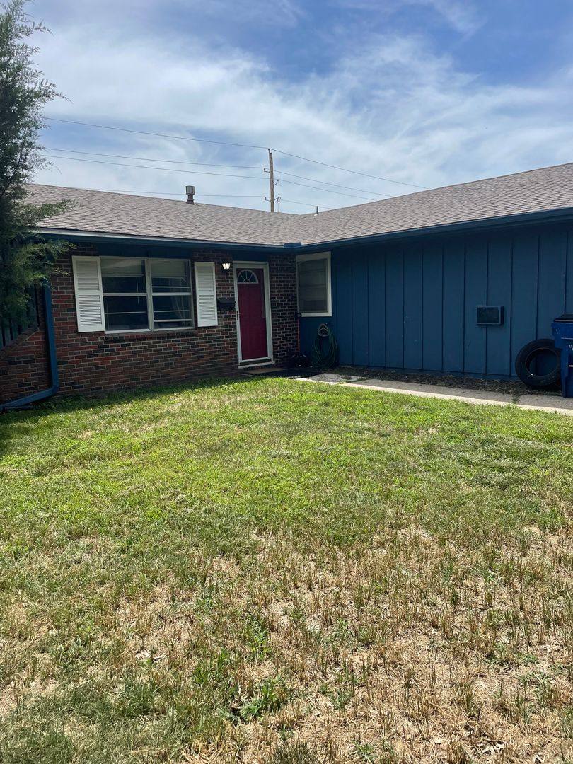 Apartment for rent at 29th Terrace, Lawrence, KS 66046