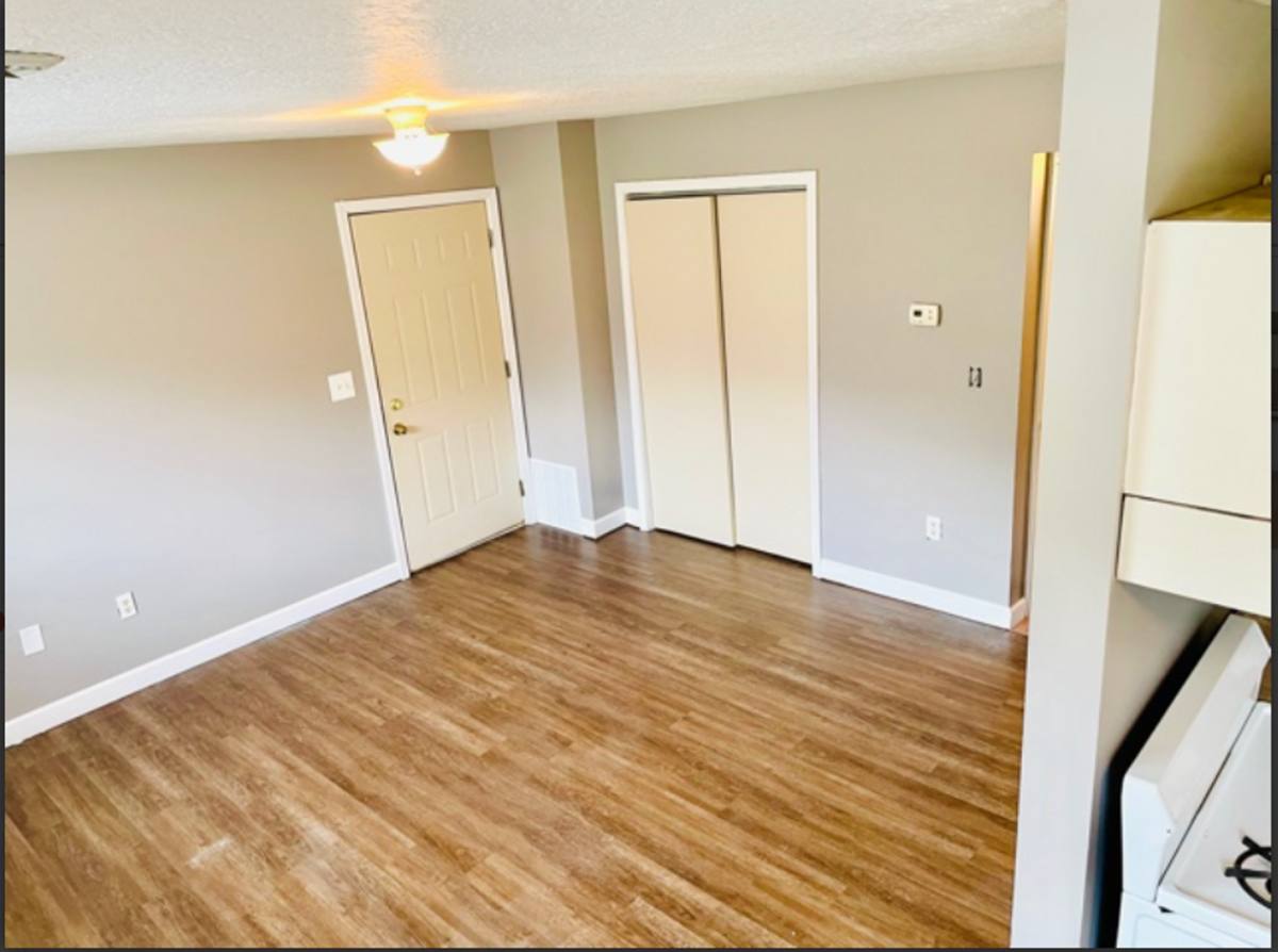 Apartment for rent at 102-148 35th St, Davenport, IA 52806