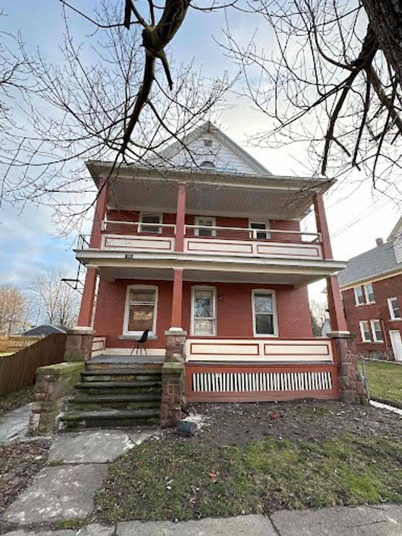 Apartment for rent at 1921 Falls St, Niagara Falls, NY 14303