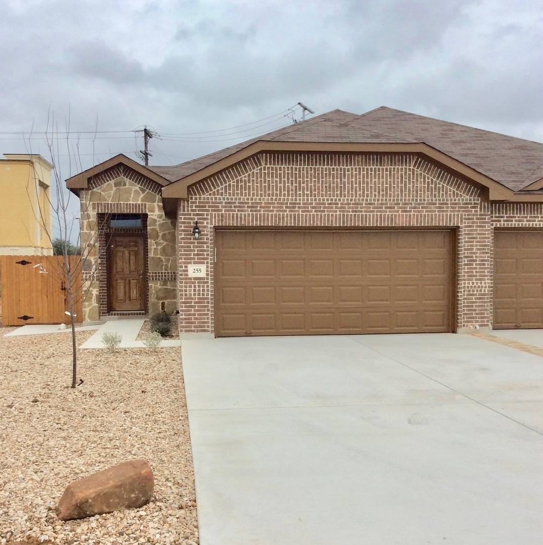 Townhouse for rent at 255 Hidden Springs Dr, Bastrop, TX 78602