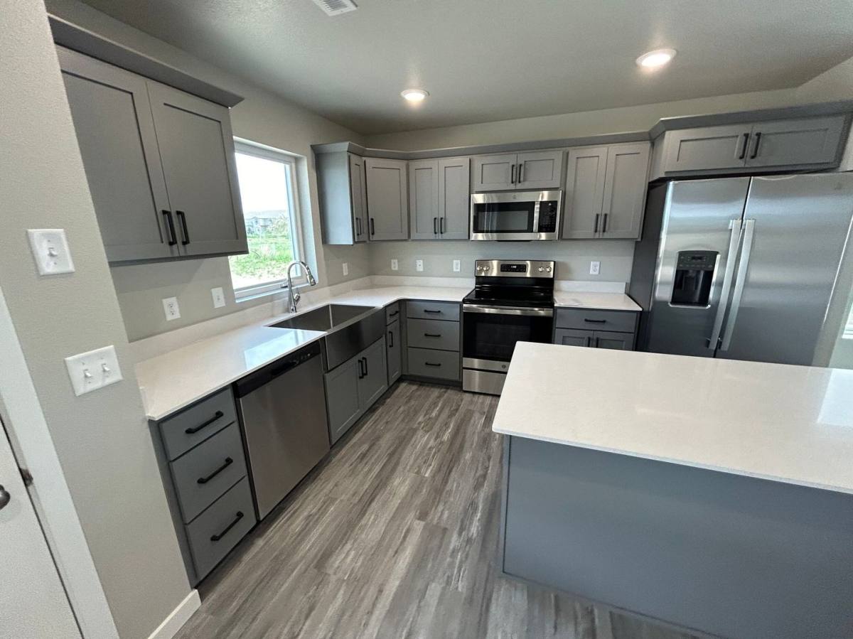 Townhouse for rent at 3904 Scorpio Dr SE, Mandan, ND 58554