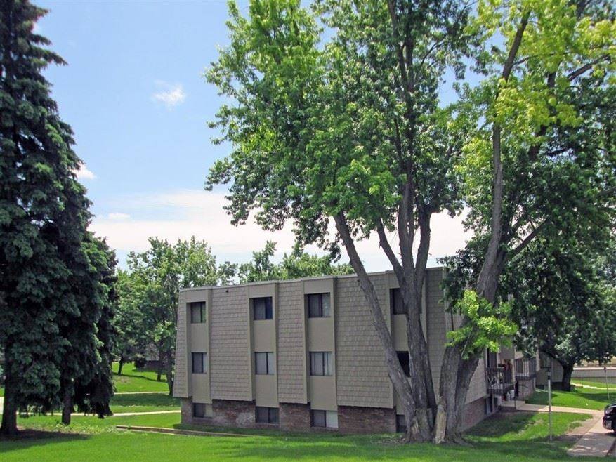 Apartment for rent at 1600 S Rock Creek Dr, Sioux Falls, SD 57103