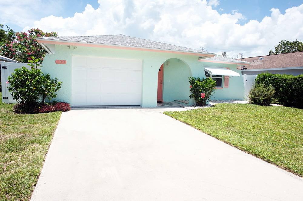 House for rent at 709 95th Ave N, Naples, FL 34108