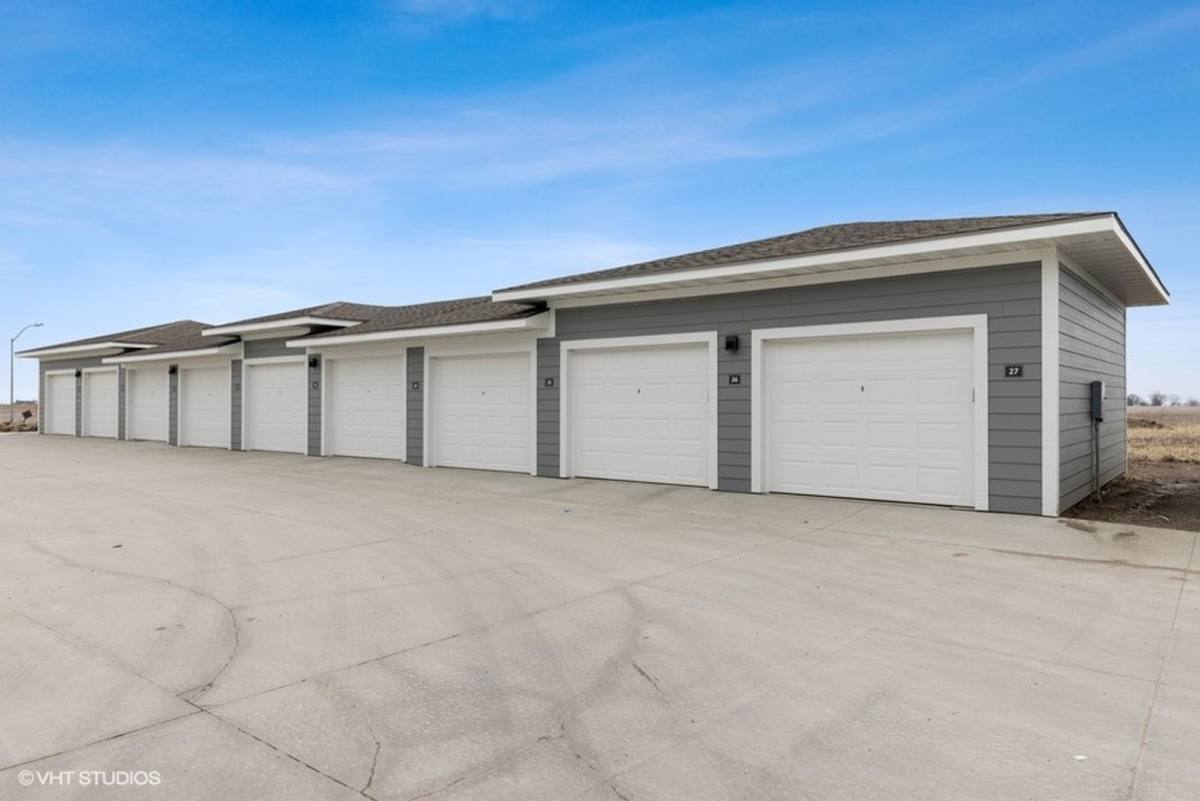 Apartment for rent at 2335 Paine St NE, Bondurant, IA 50035