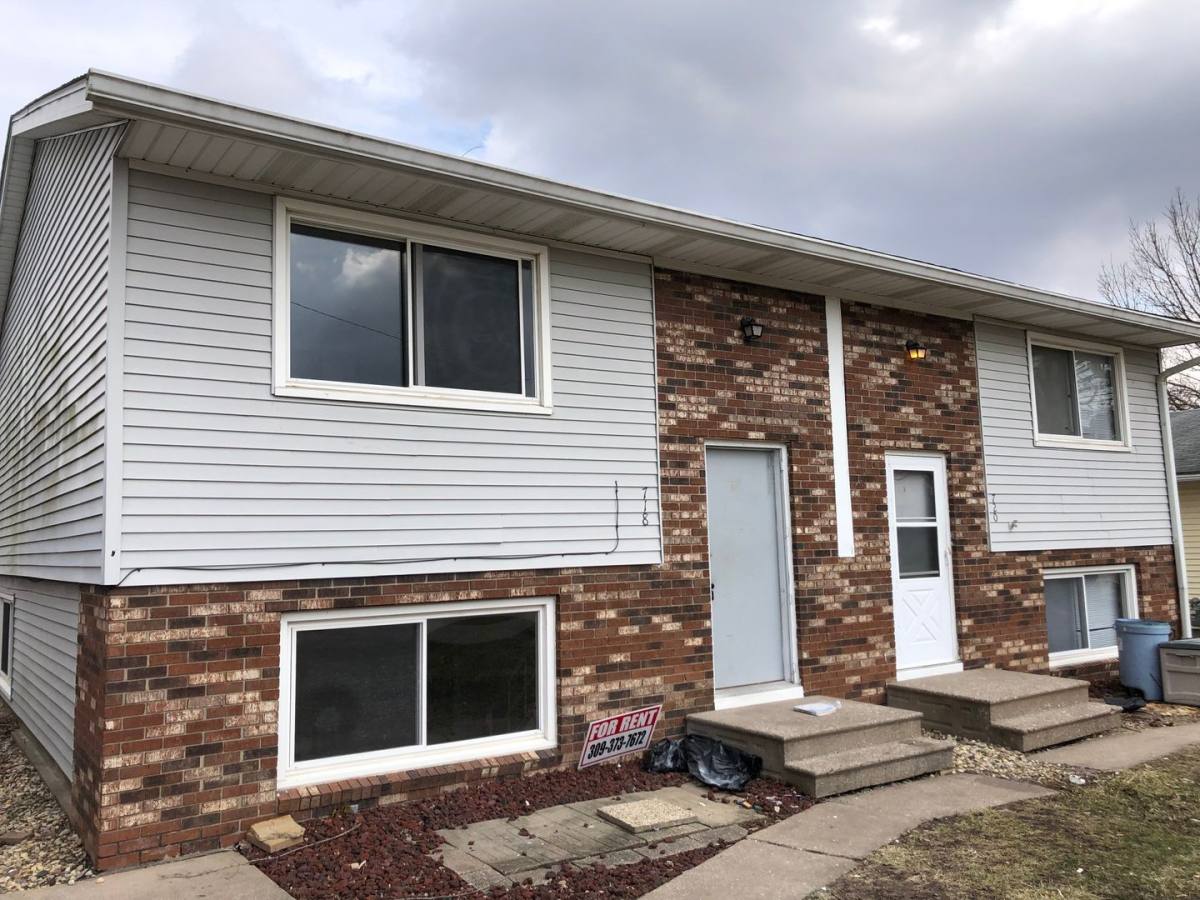 Apartment for rent at 720 7th St, Colona, IL 61241