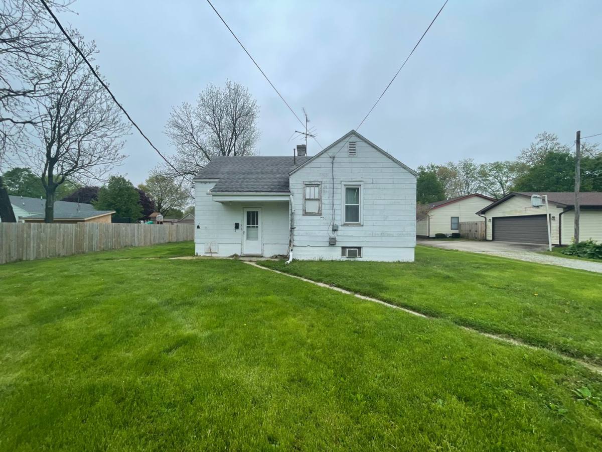 Apartment for rent at 606 N Court, Tuscola, IL 61953