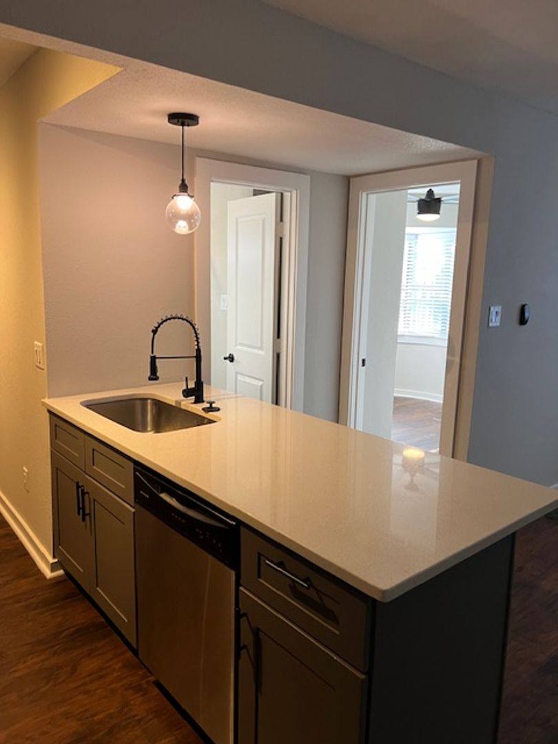 Apartment for rent at 4321 Mount Vernon St, Houston, TX 77006