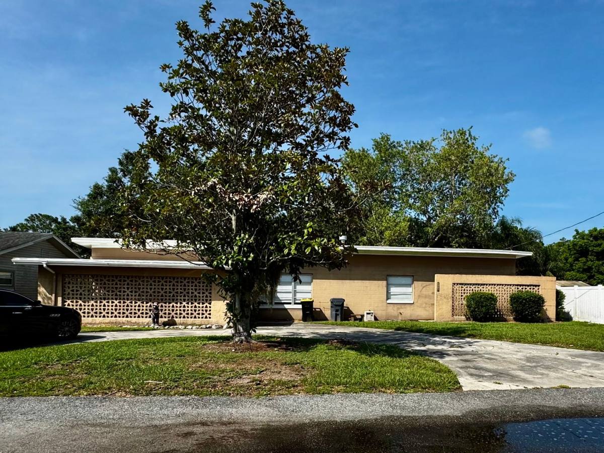 House for rent at 210 Lake Shore Dr S, Lake Wales, FL 33853