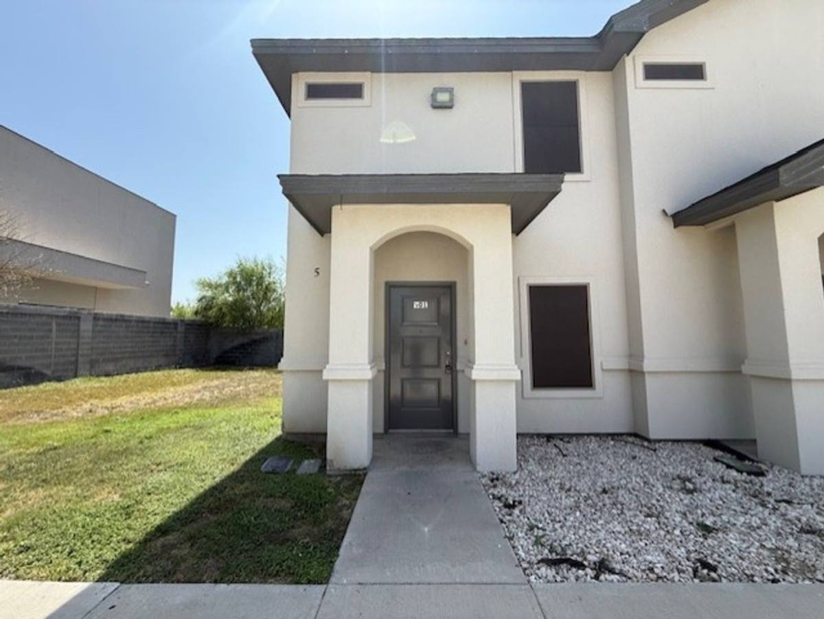 Apartment for rent at 7209 Rocio Dr, Laredo, TX 78041