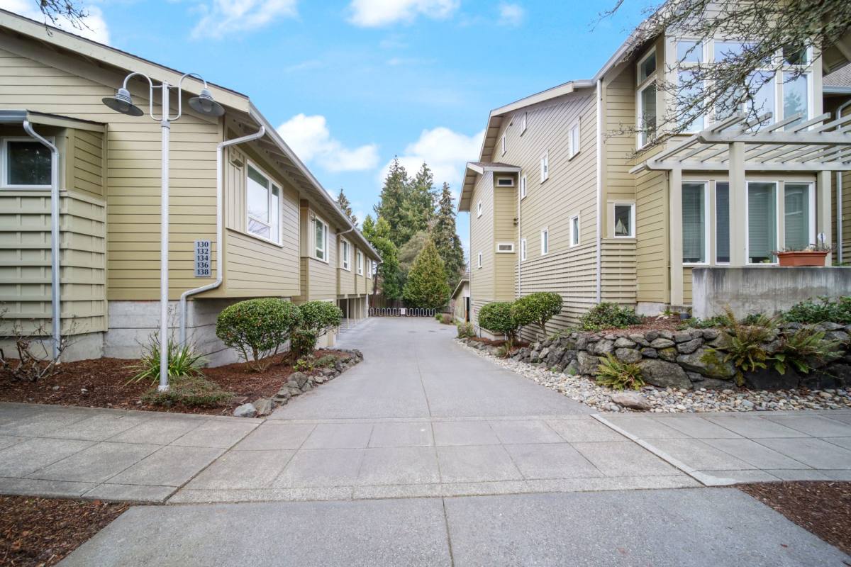 Apartment for rent at 325 Tormey Lane NE, Bainbridge Island, WA 98110