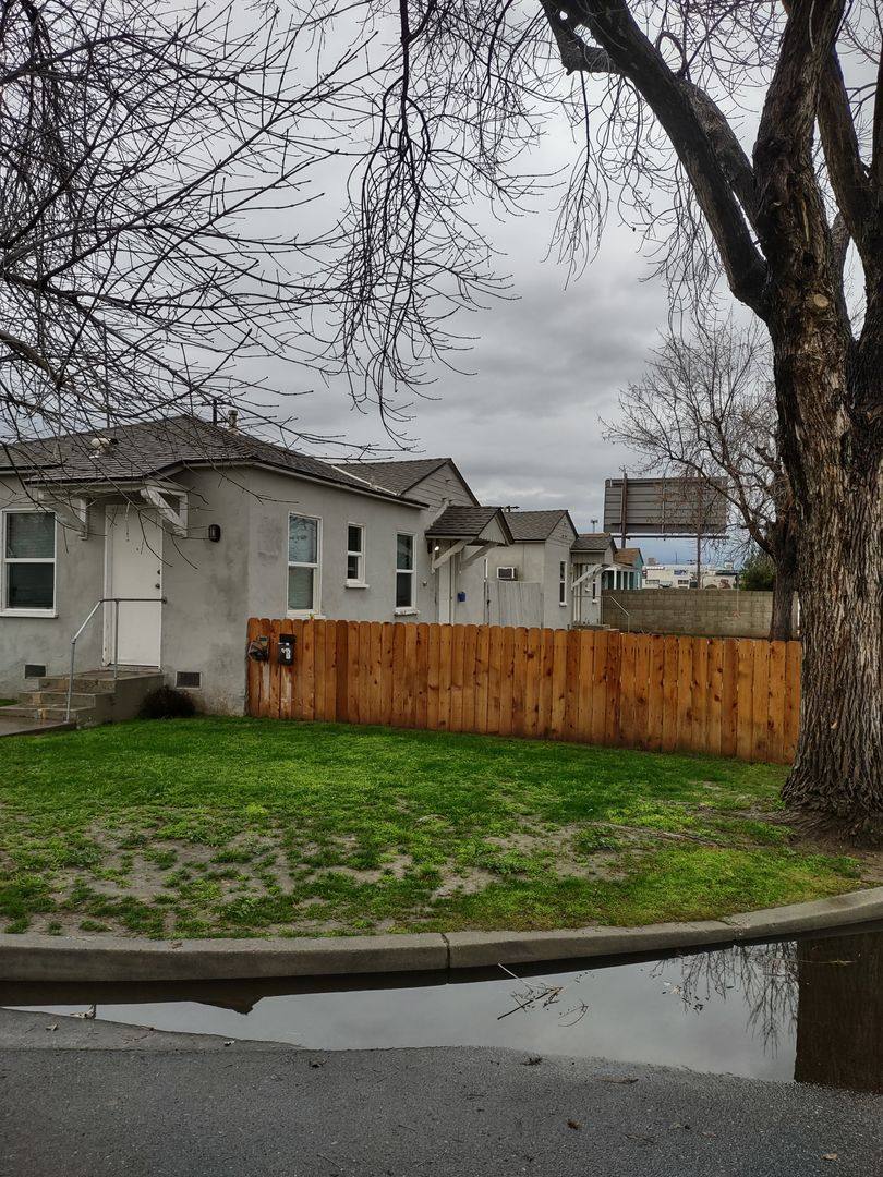 Apartment for rent at 140 Norris Rd, Bakersfield, CA 93308