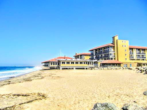 Apartment for rent at 211 Yacht Club Way, Redondo Beach, CA 90277