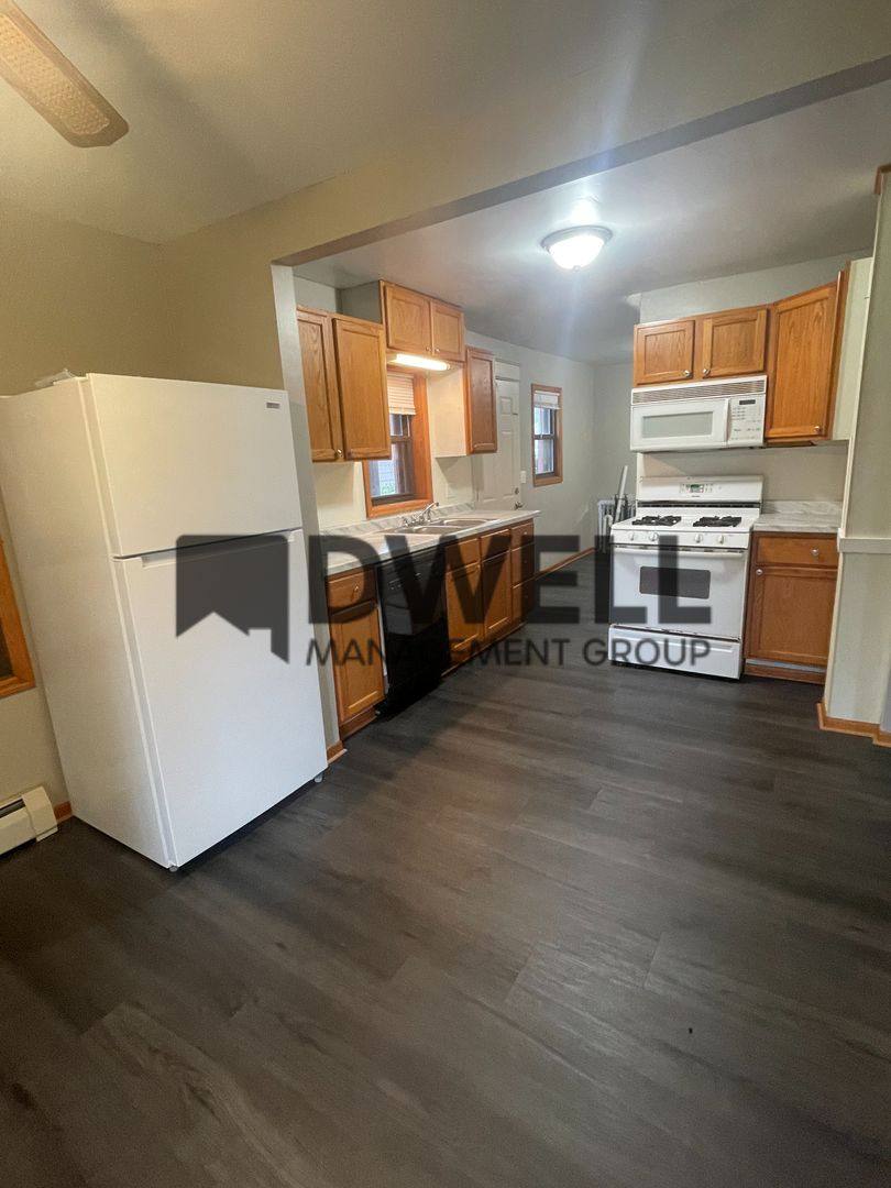 Apartment for rent at 806 15th St NE, Austin, MN 55912