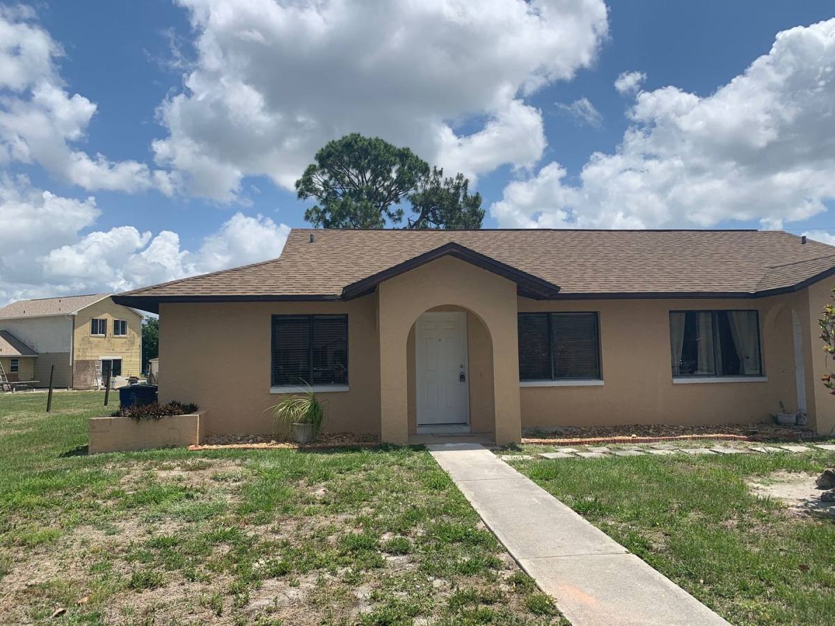 Apartment for rent at 18221-18223 Matanzas Rd, Fort Myers, FL 33967