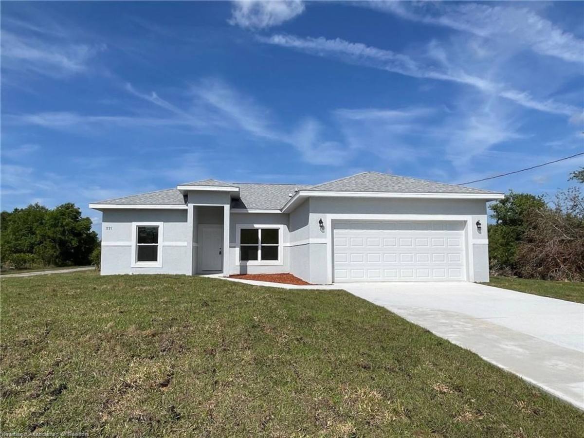 House for rent at 221 Broach St NW, Lake Placid, FL 33852