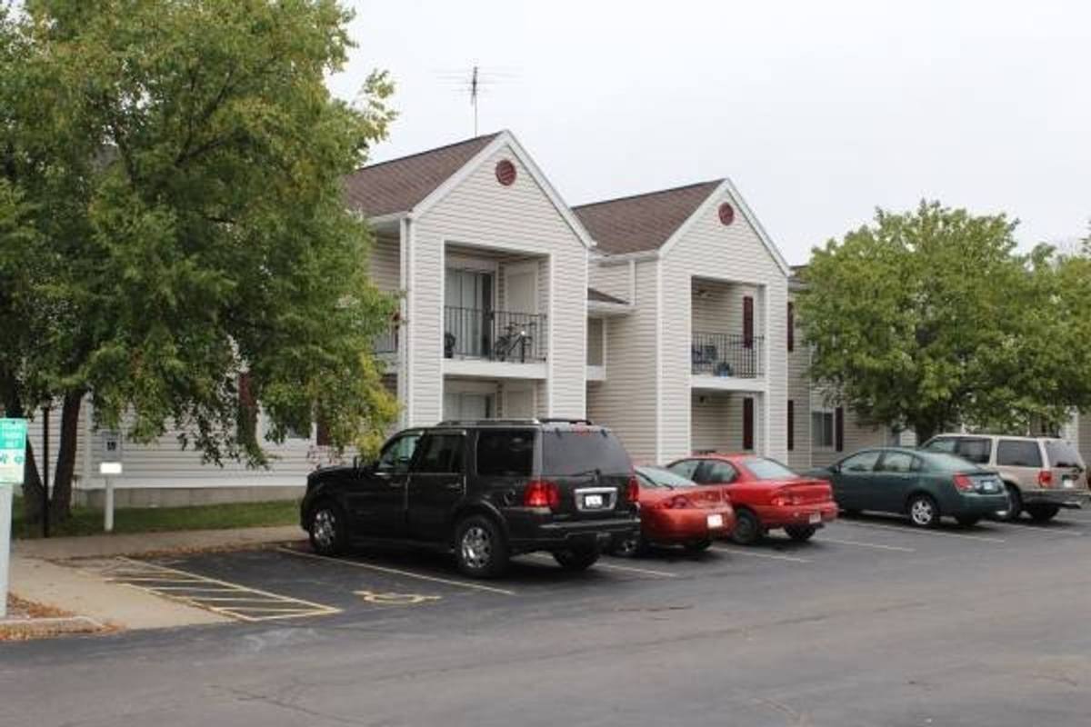 Apartment for rent at 3001-3019CHAIN Dr, Menasha, WI 54952
