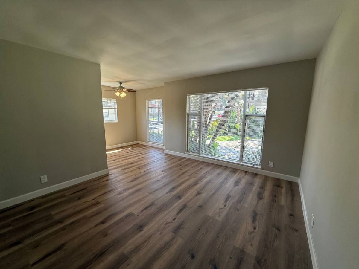 Apartment for rent at 4133 Somerset Dr, Los Angeles, CA 90008