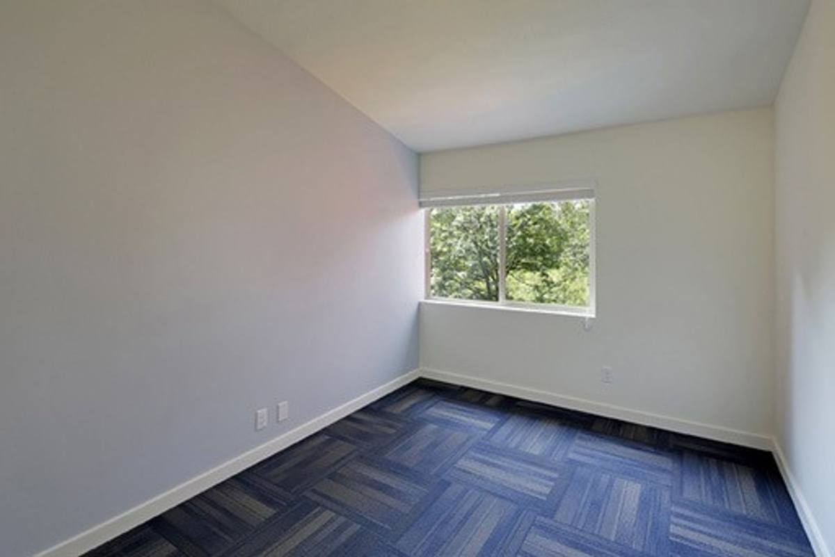 Apartment for rent at 9447 166th Ave NE, Redmond, WA 98052