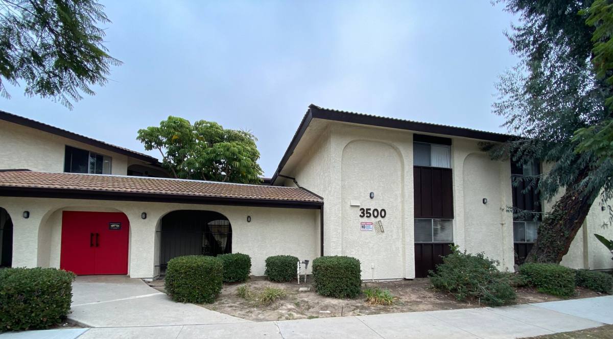 Apartment for rent at 3500 Cedar Ave, Long Beach, CA 90807