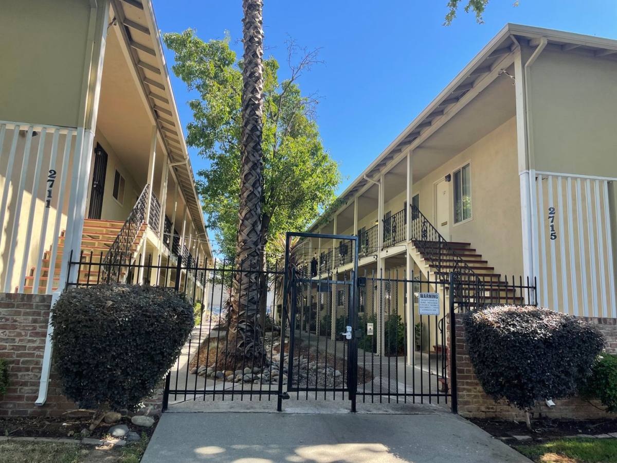 Apartment for rent at 2711-2715 P St, Sacramento, CA 95816
