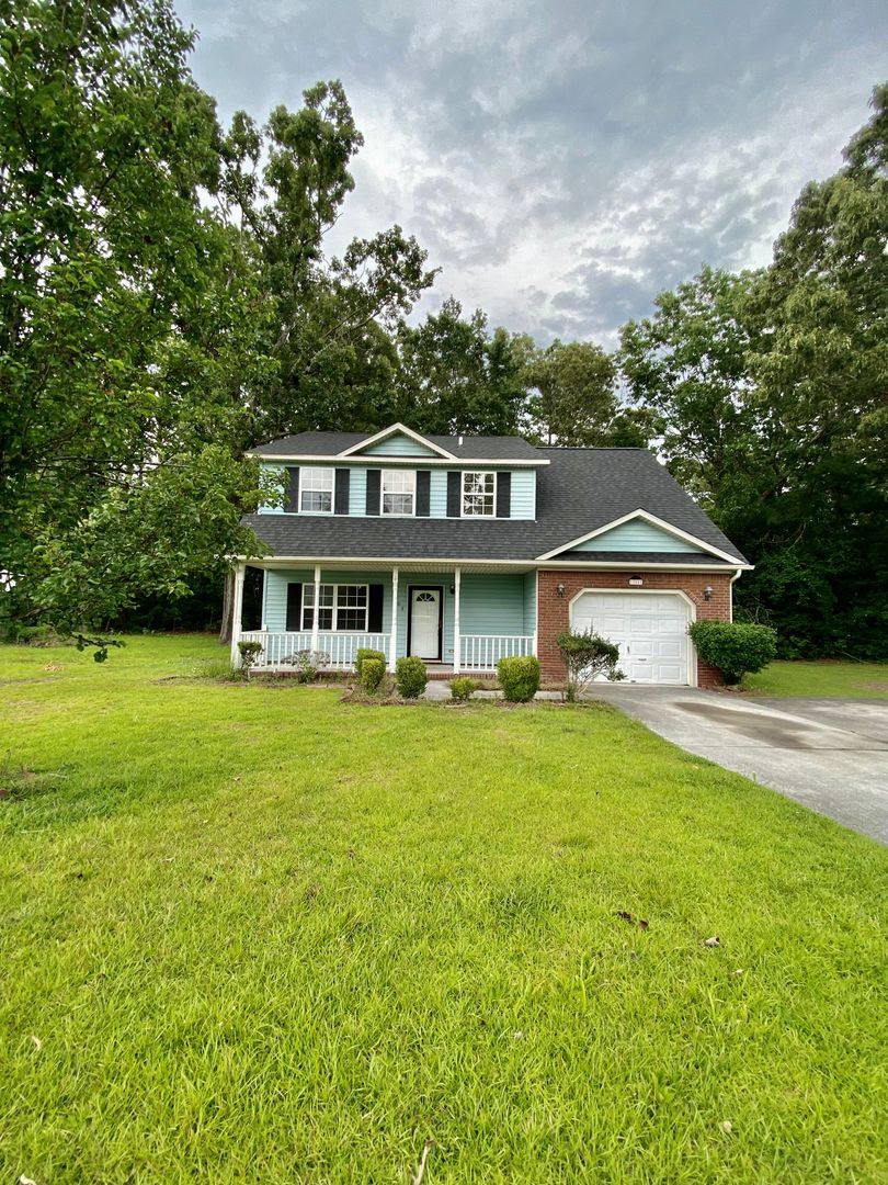 House for rent at 208 Brentcreek Circle, Jacksonville, NC 28546