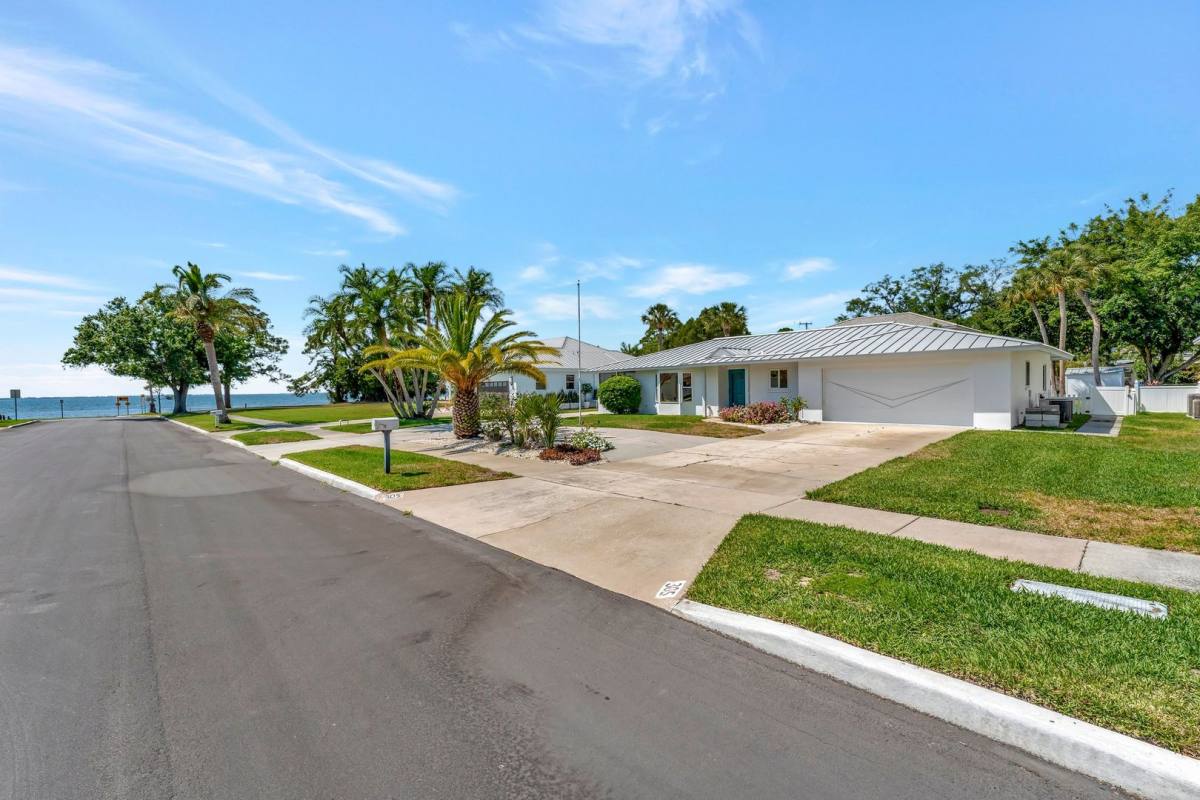 House for rent at 305 Bernard Ave, Sarasota, FL 34243