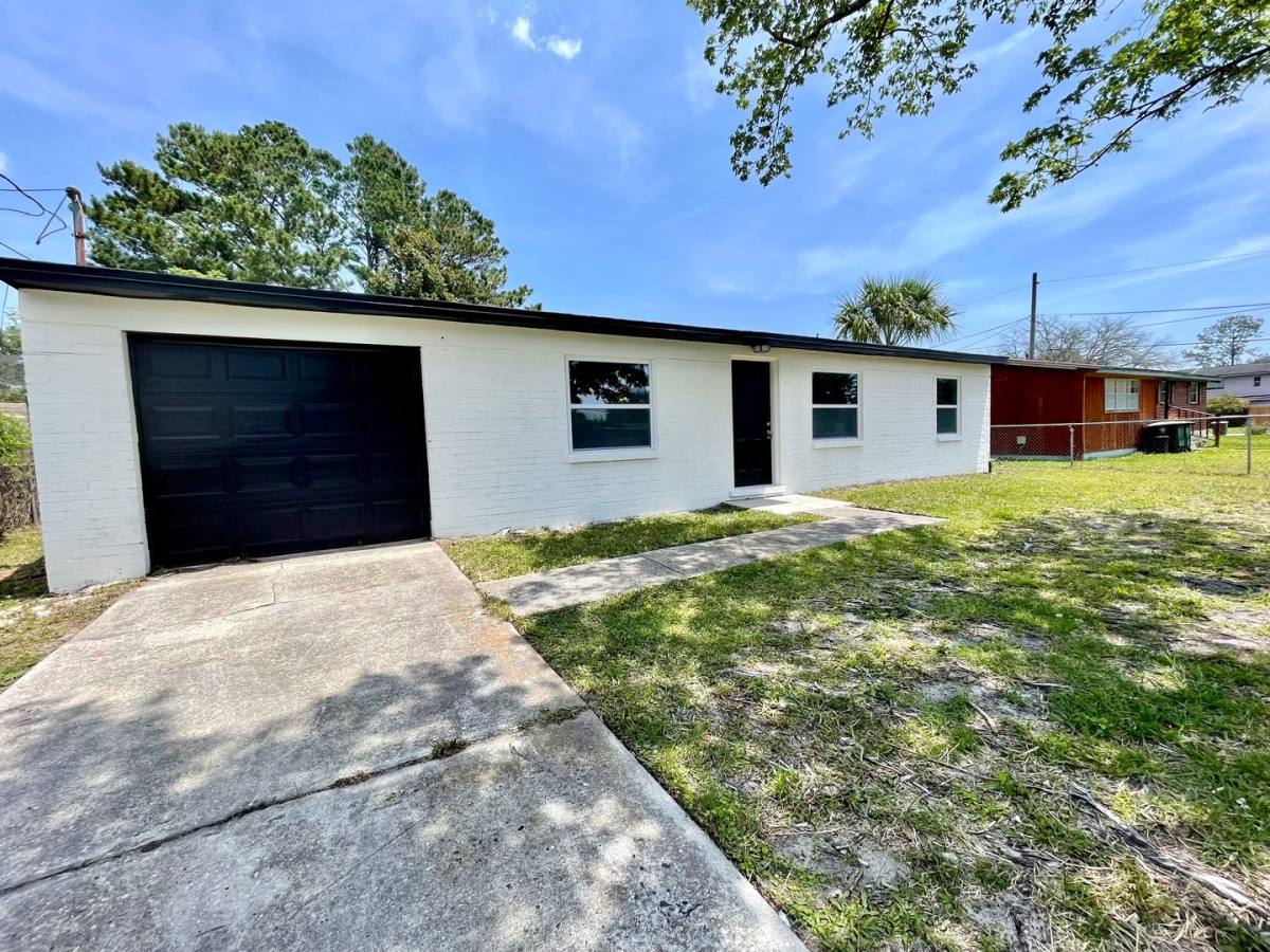 House for rent at 10867 Bahia Dr, Jacksonville, FL 32246