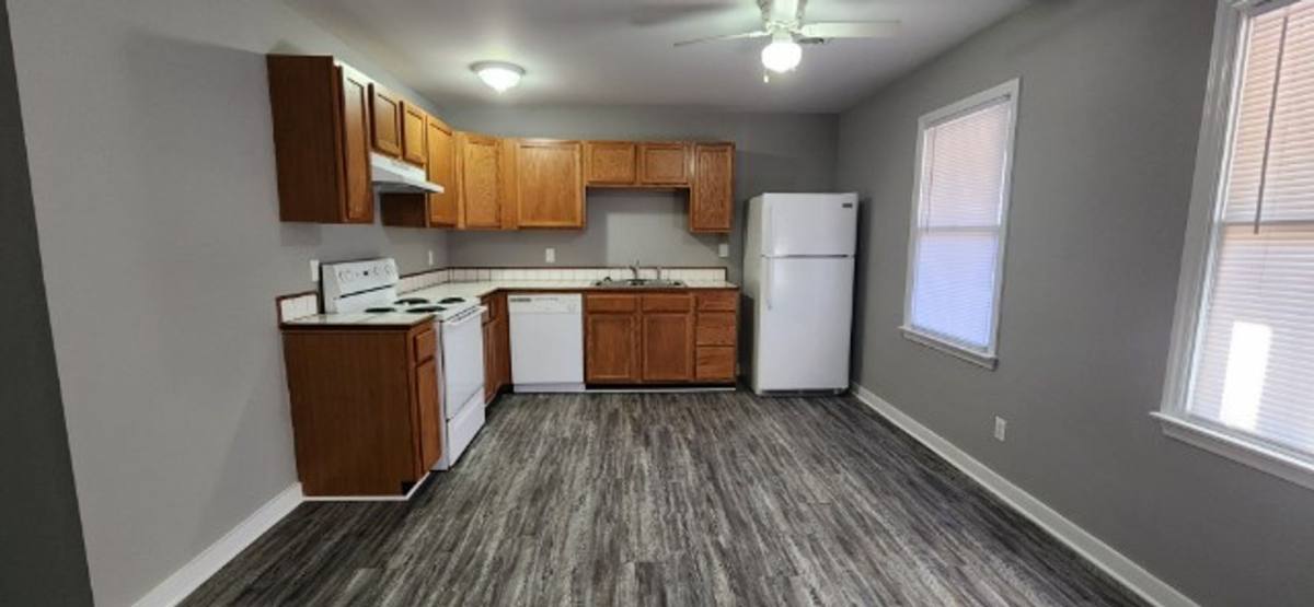 Apartment for rent at 318 N Key St, Pilot Mountain, NC 27041