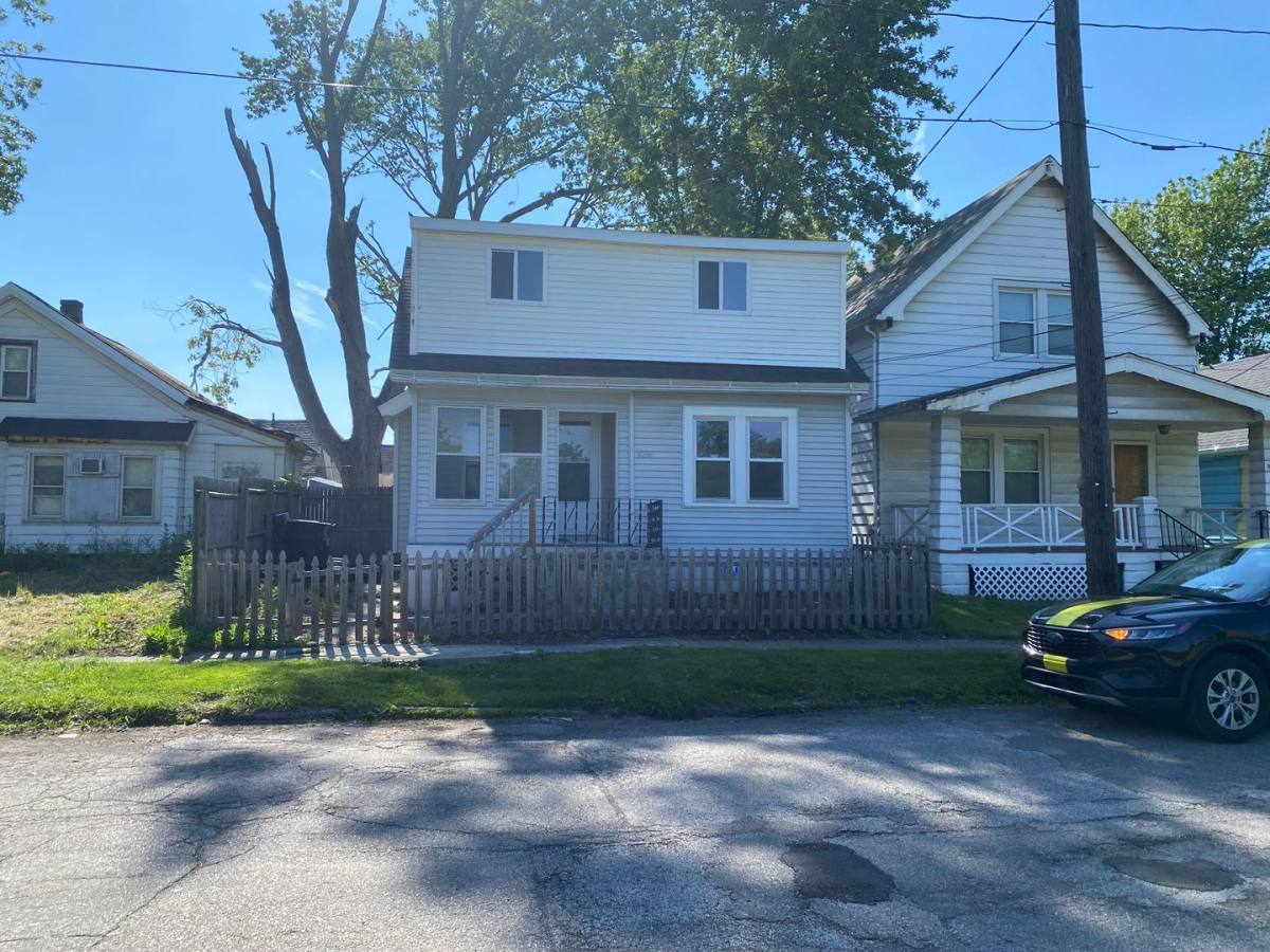 House for rent at 3214 W 71st St, Cleveland, OH 44102