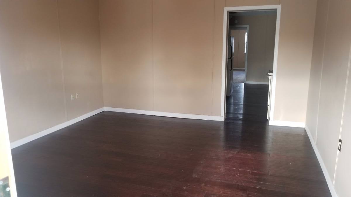 Apartment for rent at 904 E High St, Jefferson City, MO 65101
