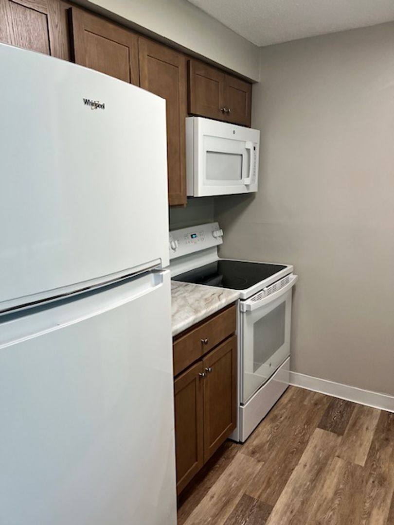 Apartment for rent at 17 Wadsworth Rd, Brunswick, ME 04011