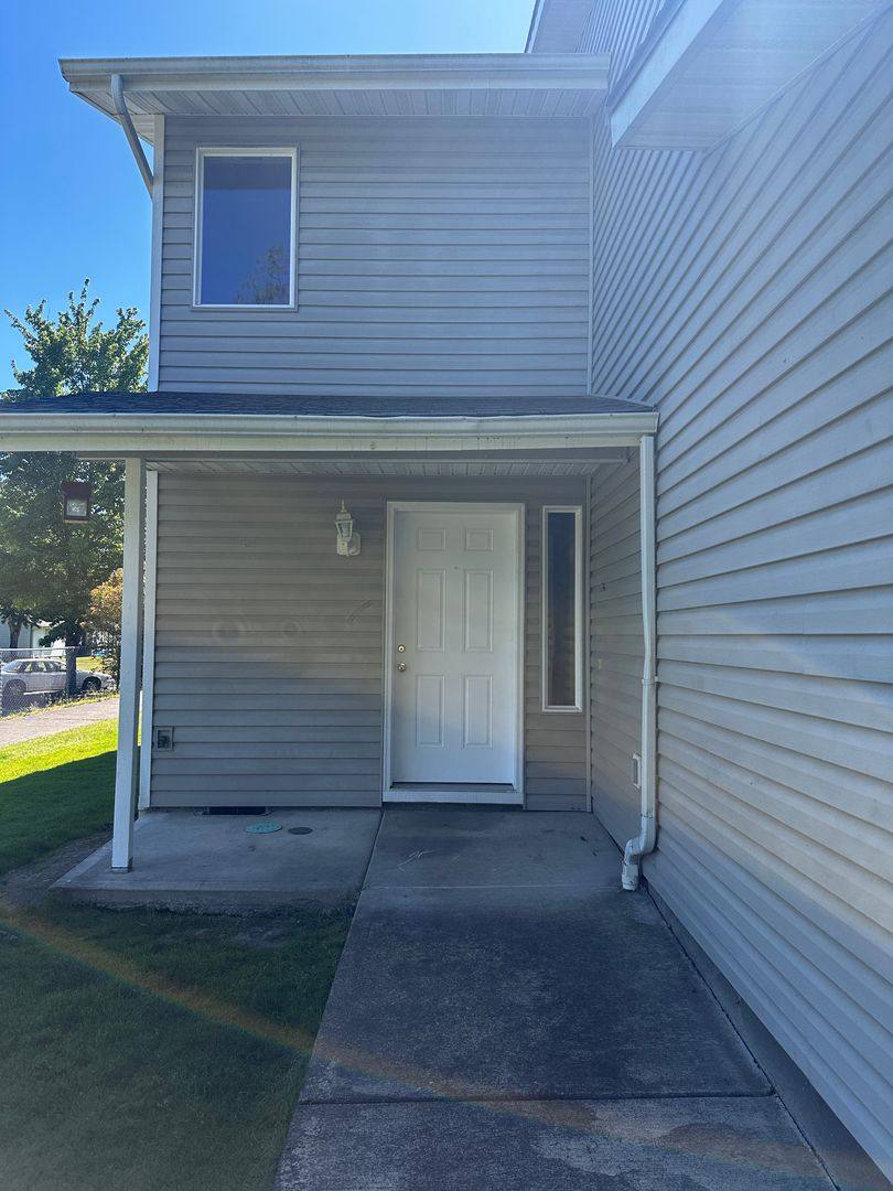 Apartment for rent at 421 & 423 Ecols St S, Monmouth, OR 97361