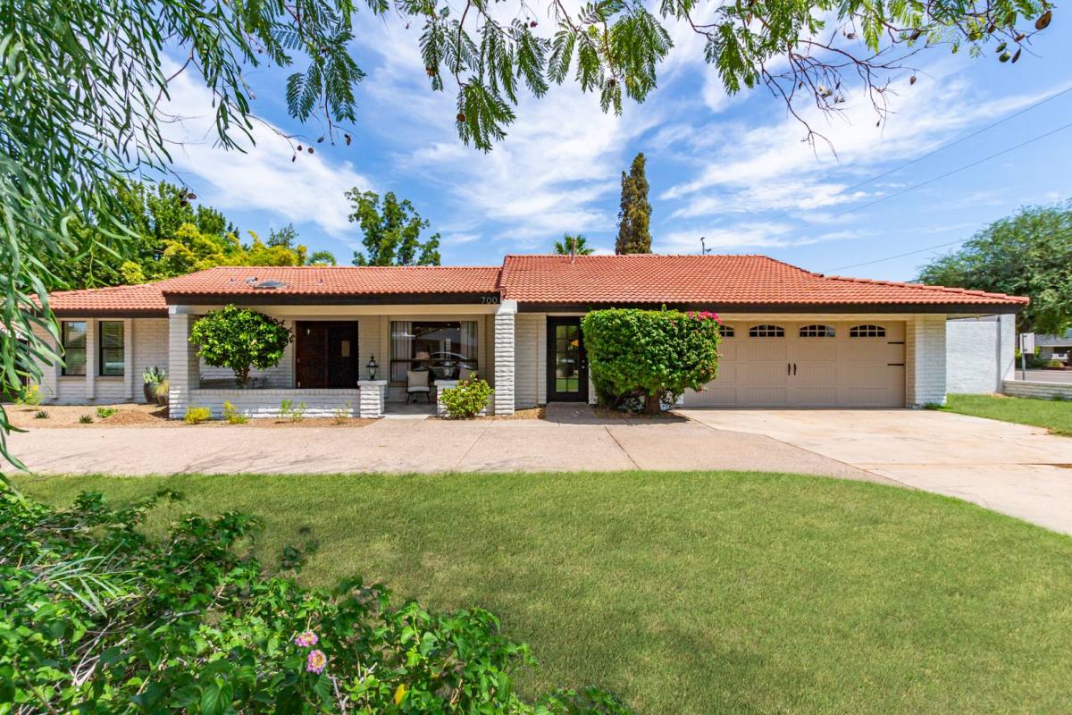 House for rent at 700 W Drey Dr, Phoenix, AZ 85021