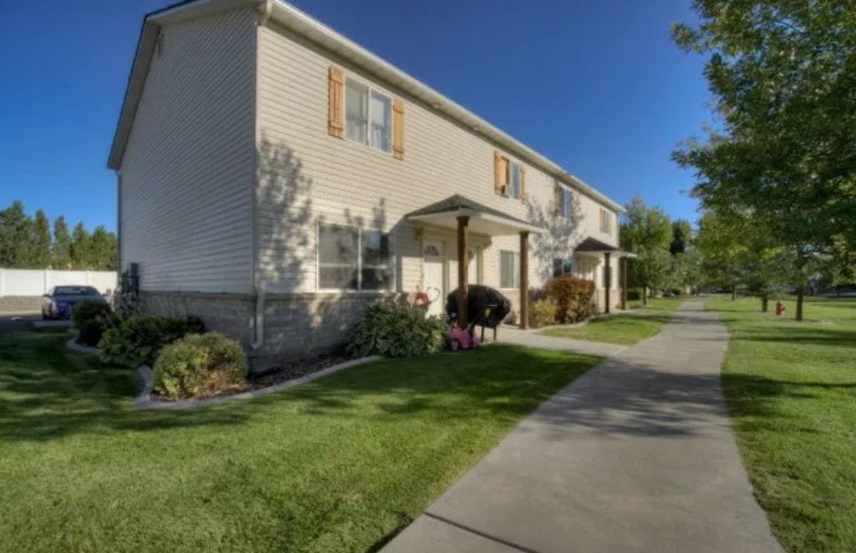 Townhouse for rent at 610 Sunflower Rd, Rexburg, ID 83440
