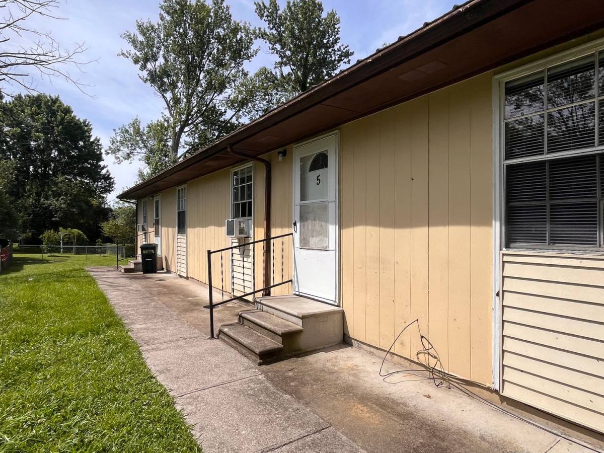 Apartment for rent at 823 Engineer St, Corbin, KY 40701