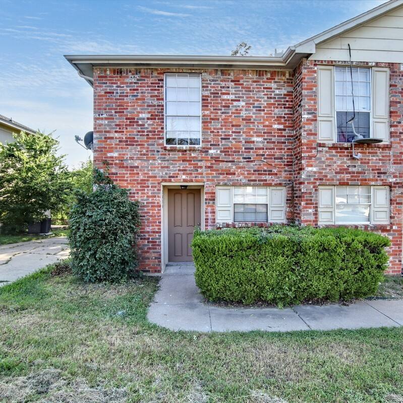 Townhouse for rent at 3830 Coates Circle, Fort Worth, TX 76116