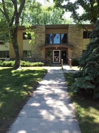 Apartment for rent at 221 Huth St, Green Bay, WI 54302