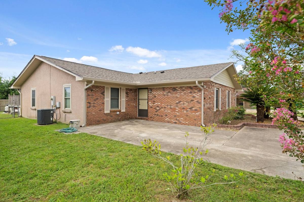 Apartment for rent at 5102 Hickory St, Panama City, FL 32404