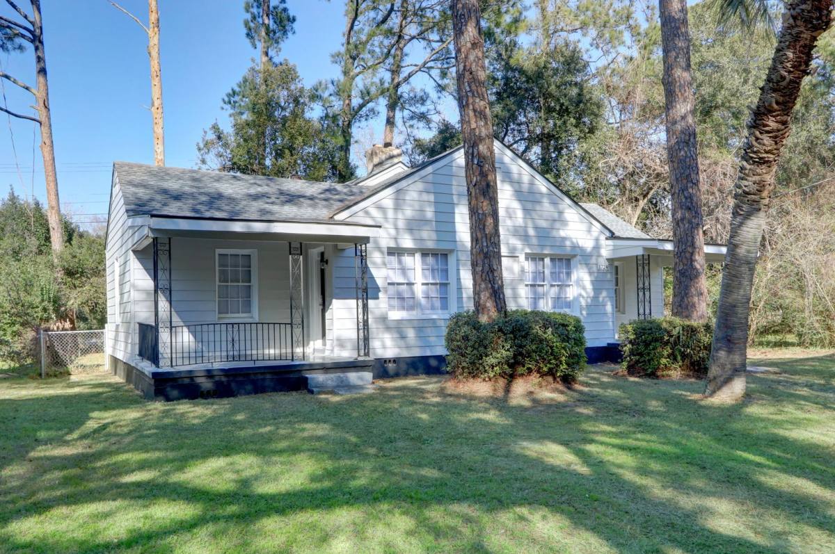 Apartment for rent at 1724 E 39th St, Savannah, GA 31404