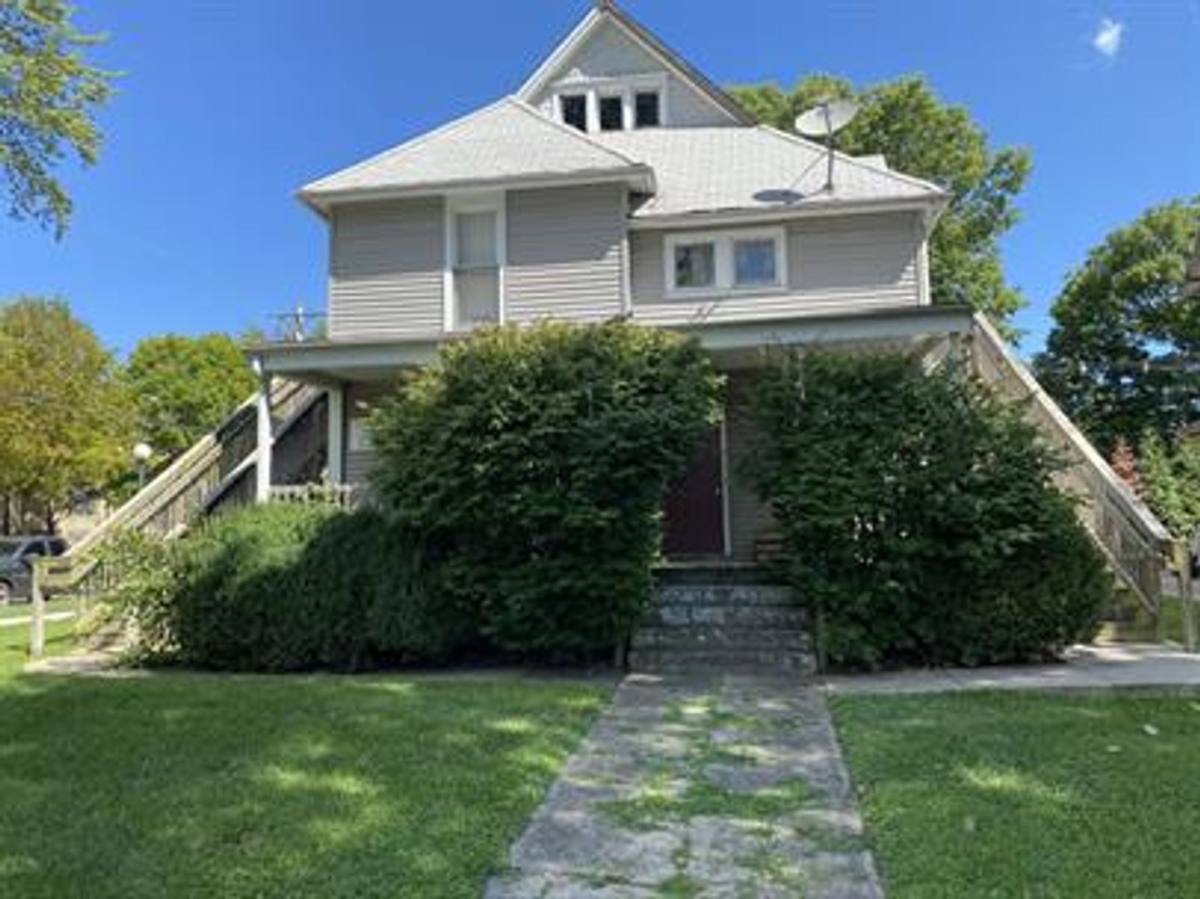 Apartment for rent at 512 W University Ave, Champaign, IL 61820