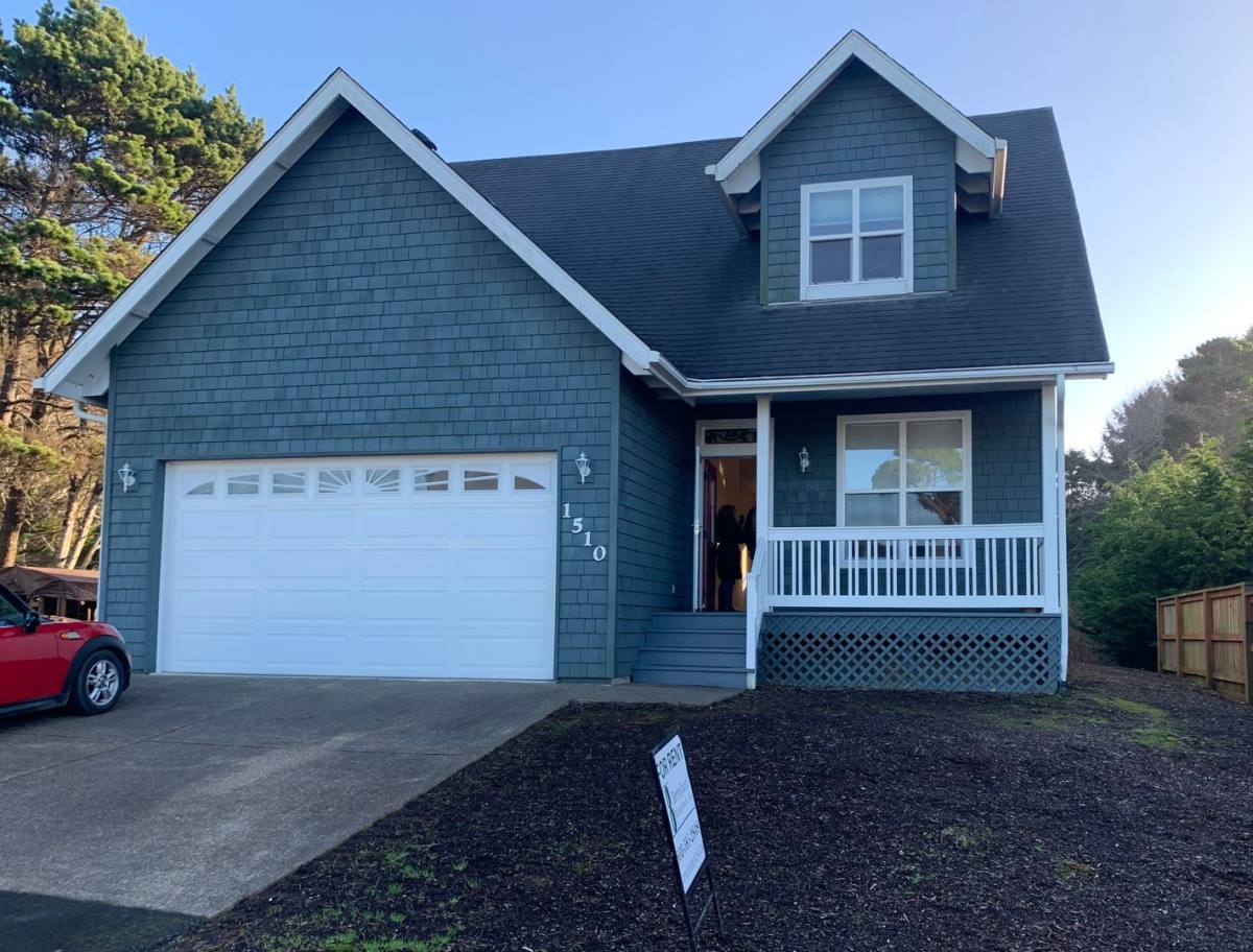 House for rent at 1510 NW 25th St, Lincoln City, OR 97367