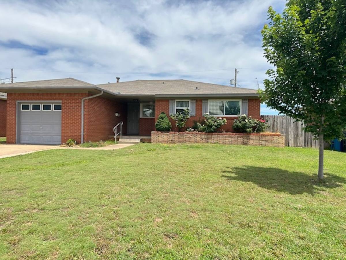 House for rent at 817 E Carroll Lane, Oklahoma City, OK 73110