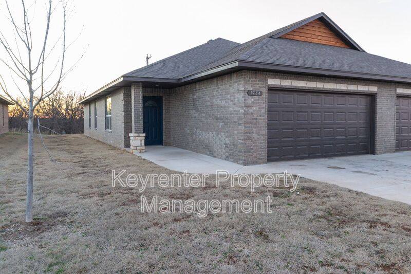 Apartment for rent at 1754 Eighty Niner Terrace, El Reno, OK 73036