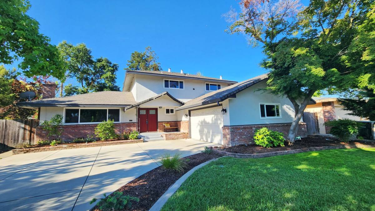 Apartment for rent at 7021 Wilshire Circle, Sacramento, CA 95822