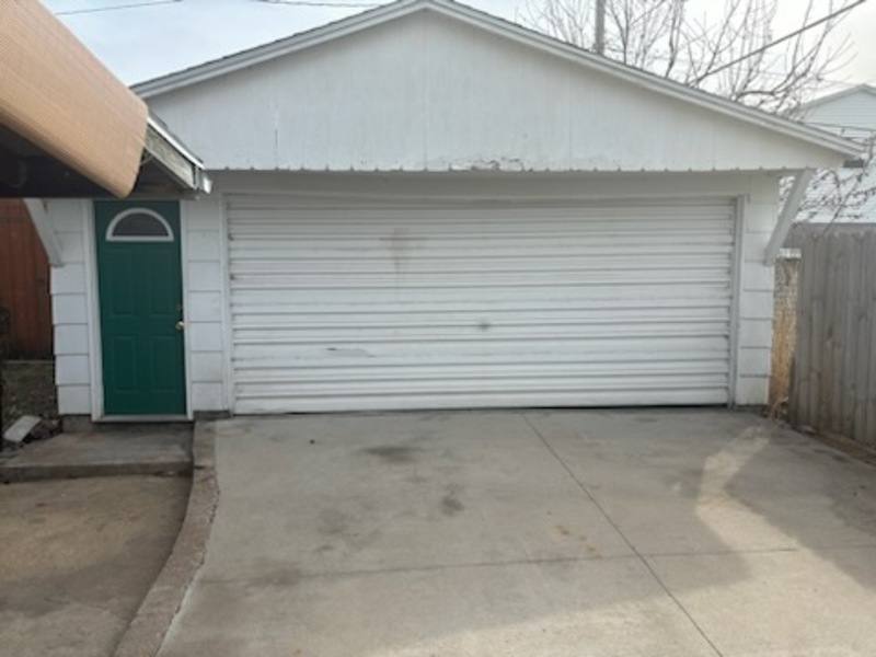 House for rent at 2404 Wisconsin St SW, Cedar Rapids, IA 52404