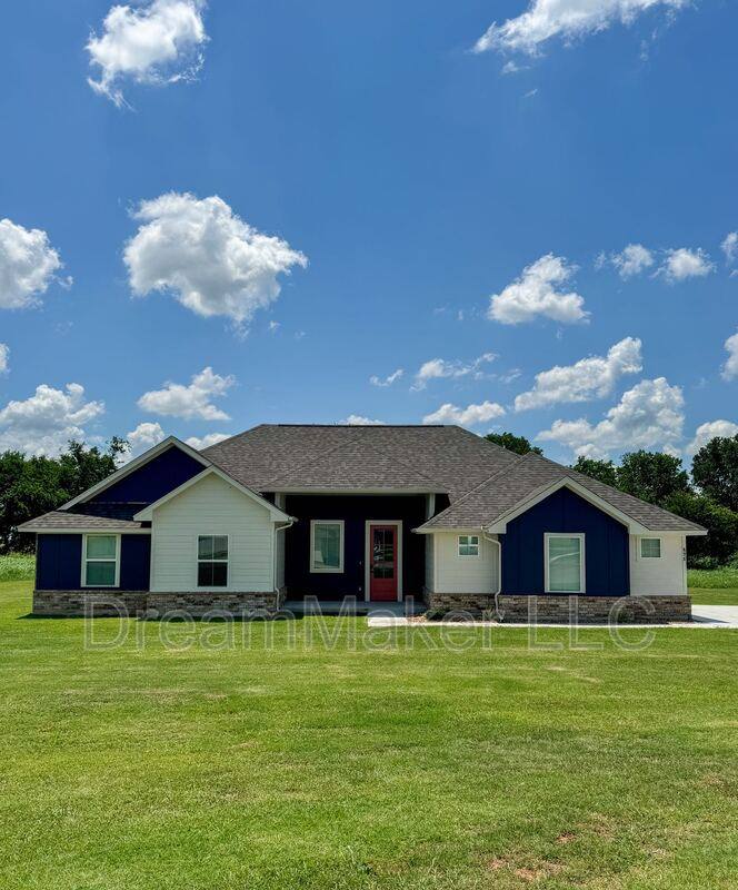 House for rent at 678 Apple Blossom Way, Washington, OK 73093
