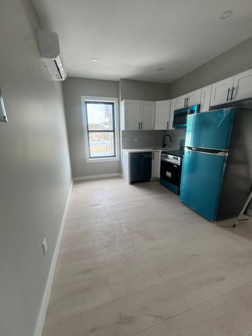 Apartment for rent at 139 Lark St, Albany, NY 12210