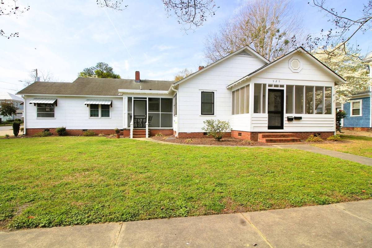Apartment for rent at 525 E 2nd St, Washington, NC 27889
